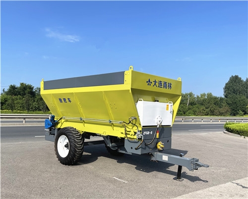 9噸有機(jī)肥撒肥車(chē)