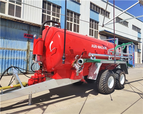 12立方液態(tài)肥拋灑車(chē)